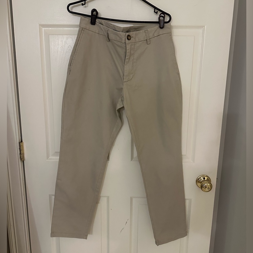 Men’s Old Navy Athletic Khaki Pants - Size 32x30